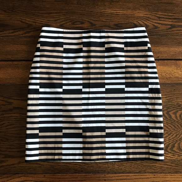 Ann Taylor Dresses & Skirts - Ann Taylor midi skirt Size 6